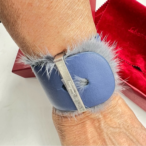 Salvatore Ferragamo Alto Fur & Leather Dyed Blue Bracelet Reversible New in Box - Picture 14 of 17
